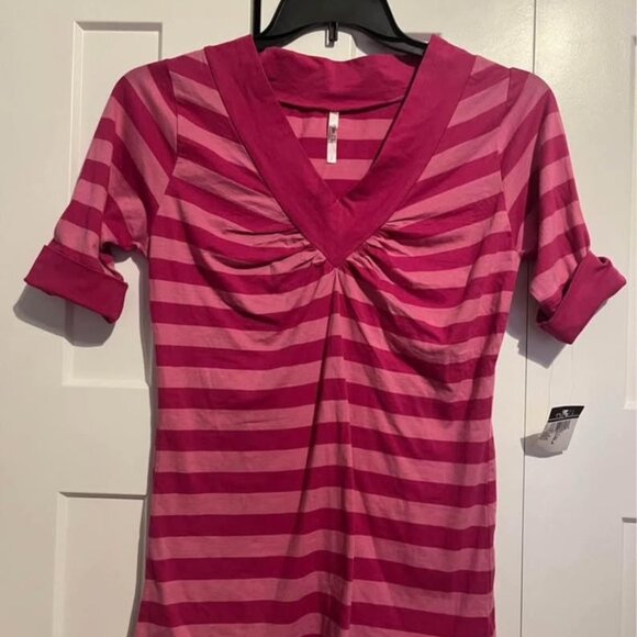 Size Large Rue 21 pink stripe shirt. New with tags. - Picture 1 of 5